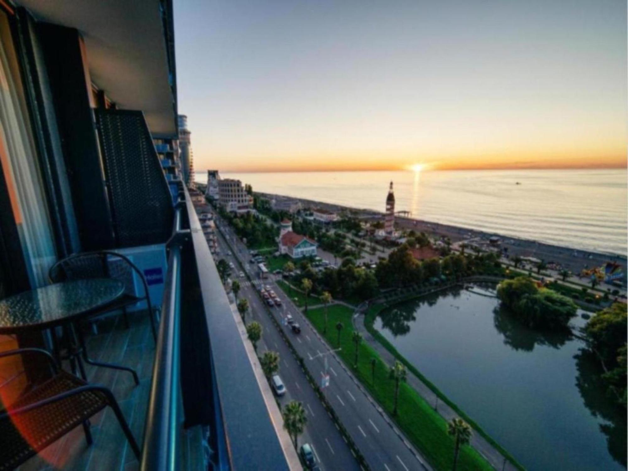 Aparthotel Sea View Orbi City Batumi Exterior foto