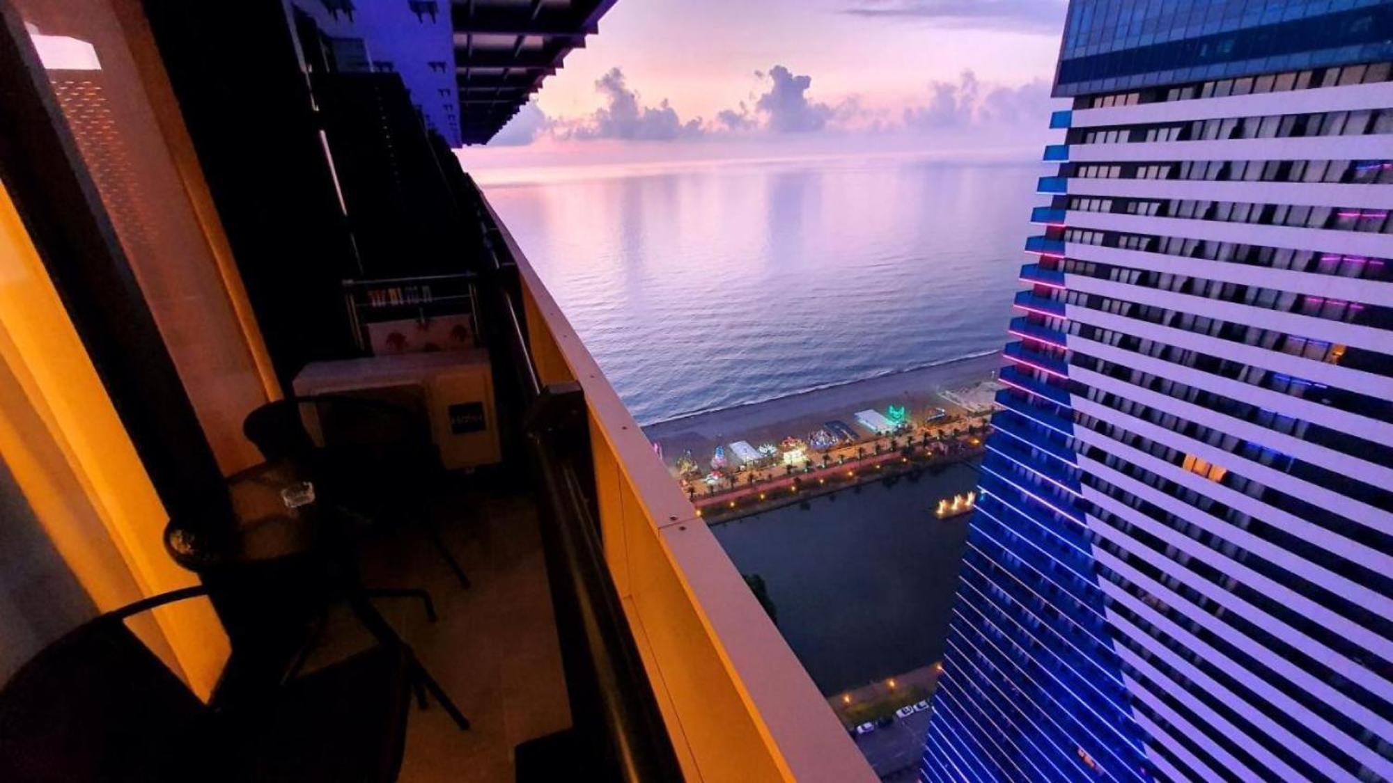 Aparthotel Sea View Orbi City Batumi Exterior foto